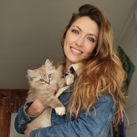 Meet your Posher, Mikaela - Picture 3 of 4